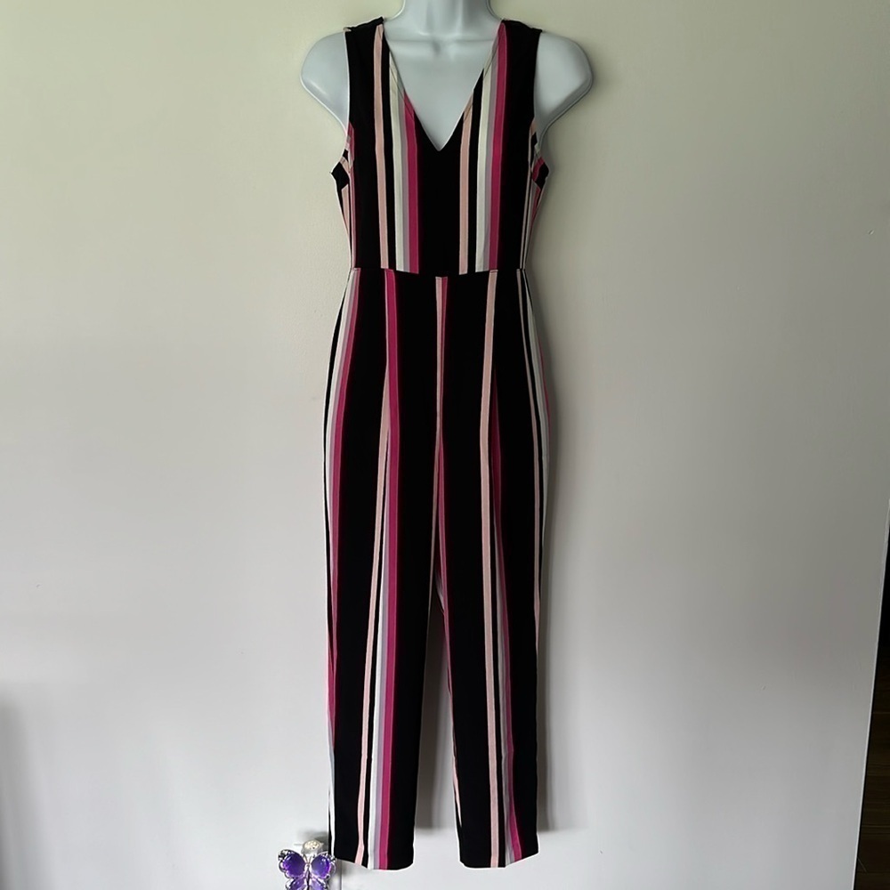 Beautiful striped v-neck jumpsuit